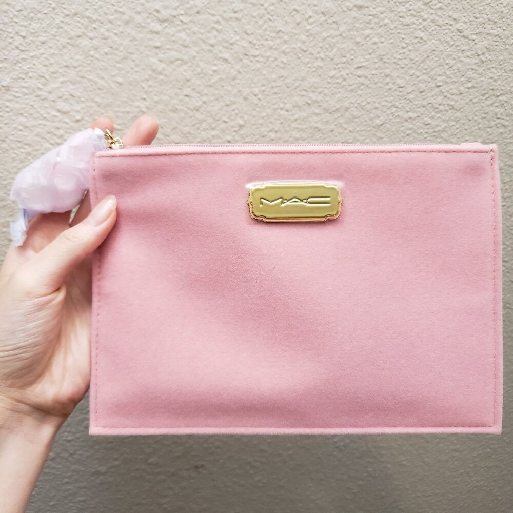 BNIB MAC Kisses & Bows Pouch